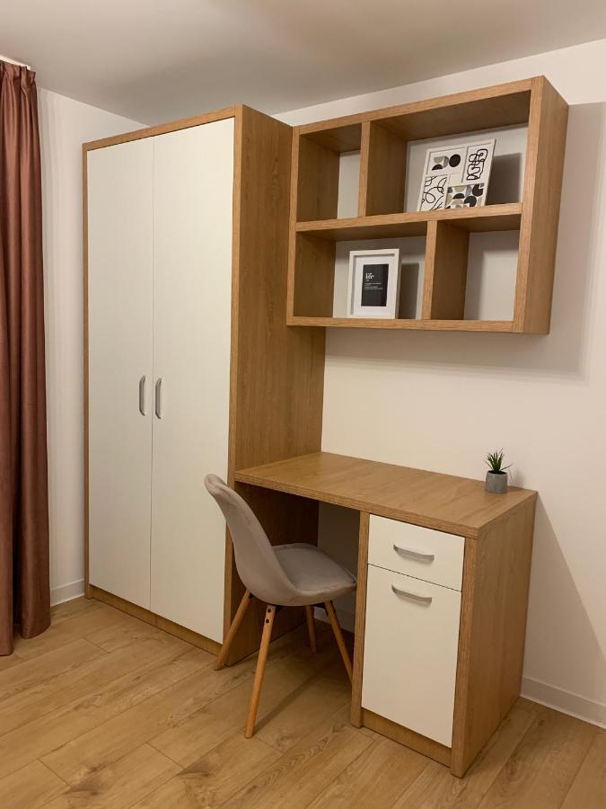 Sunny Apartment In Suceava Bagian luar foto