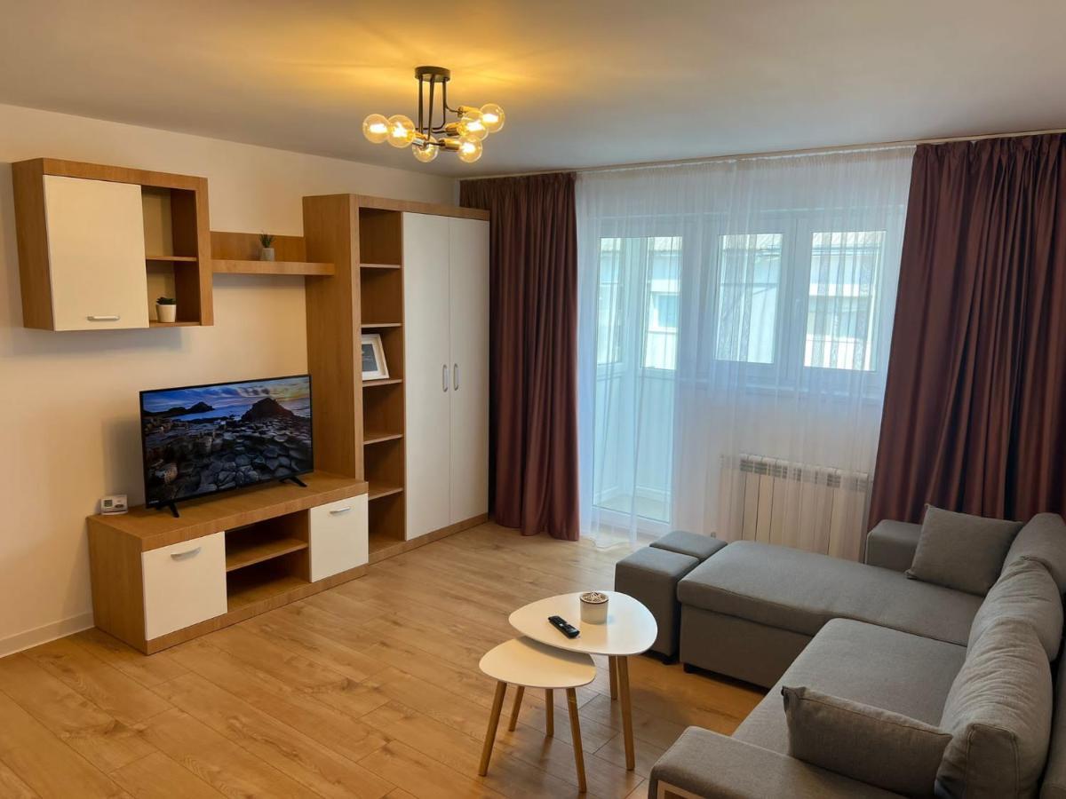 Sunny Apartment In Suceava Bagian luar foto